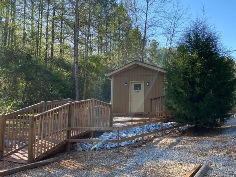 Mini Cabin sleeps 6 each (1)