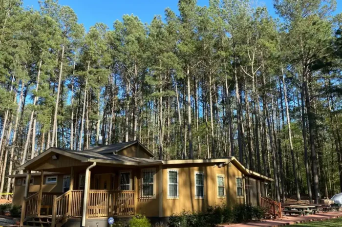 Main House Cabin Sleeps 12